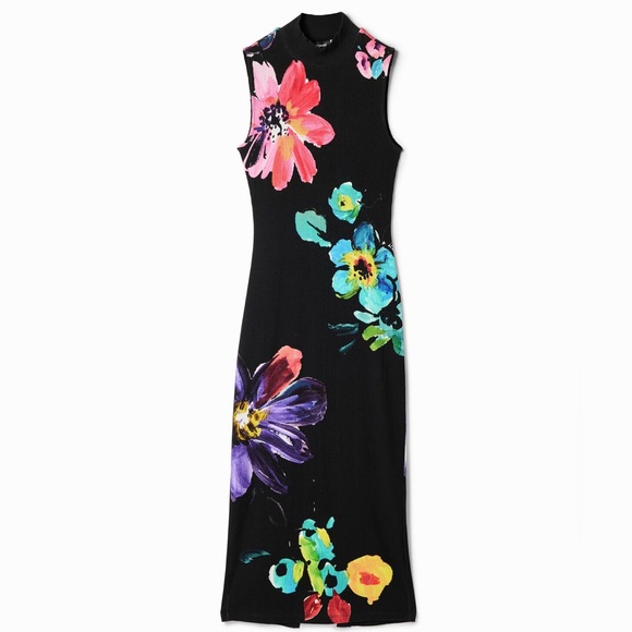 Desigual Floral ribbed midi dress
First picture of Bella Hadid wearing dress. - Picture 6 of 10